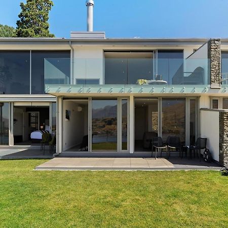 Remarkable Lake View Modern Executive Home Queenstown Exterior photo