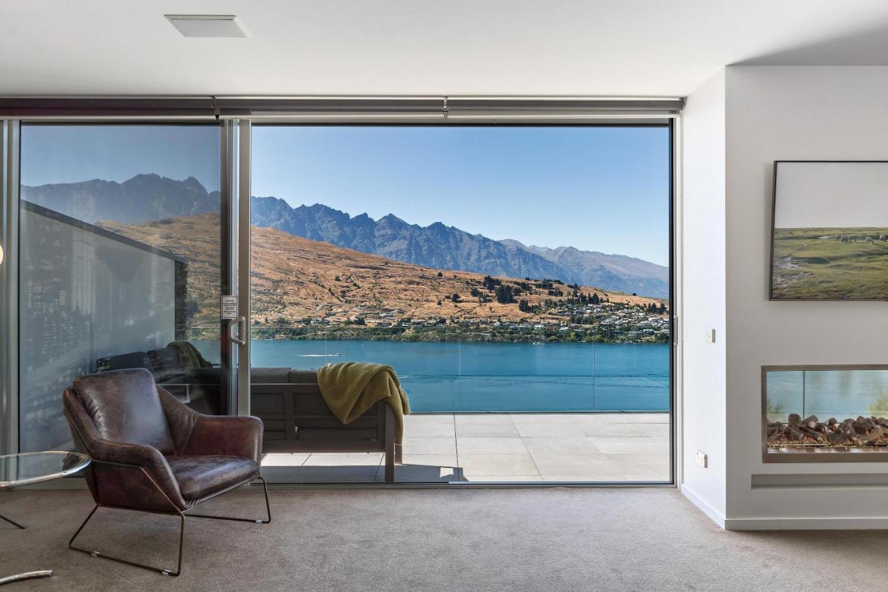 Remarkable Lake View Modern Executive Home Queenstown Exterior photo