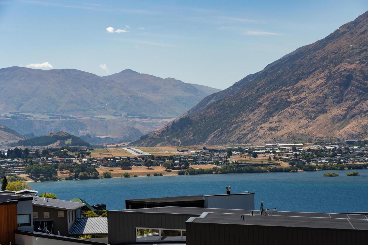 Remarkable Lake View Modern Executive Home Queenstown Exterior photo